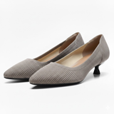 Dames escarpins in mesh met puntige neus en kleine kitten heel