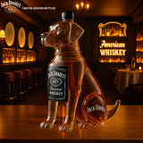 Hondvormige whiskyfles