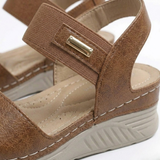 Hoge Sandalen voor Dames met Klittenbandsluitingen en Rubber Zool