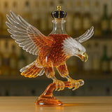 Whiskyfles in de vorm van een adelaar met witte kop