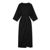 Lange jurk voor dames met vleermuismouwen en een gemarkeerde taille, vloeiende silhouet
