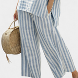 Federica – Sophisticated blauw gestreepte linnen top en casual broeken
