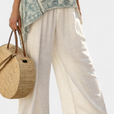 Annalisa – comfortabele bedrukte blouse en witte wijde broek